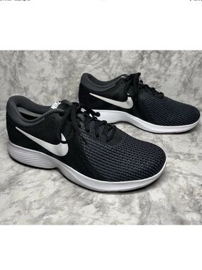 Nike Revolution 4 Mens Size 9.5W Black White Athletic Running Shoes Sneakers